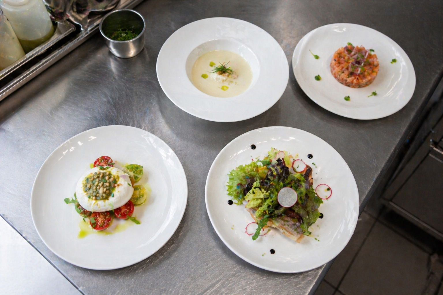 Entr&eacute;es de restaurant gastronomique avec fiches techniques professionnelles